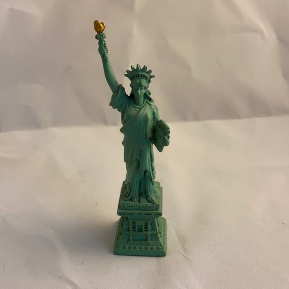 Statue of liberty Accents Statue Of Liberty Figurine Poshmark